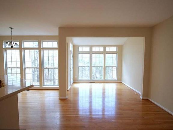 4th image of 22113 Chelsy Paige Sq