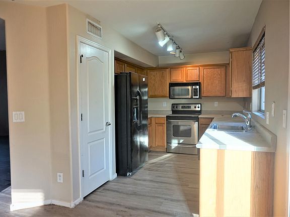 3rd image of 15143 W Bola Dr