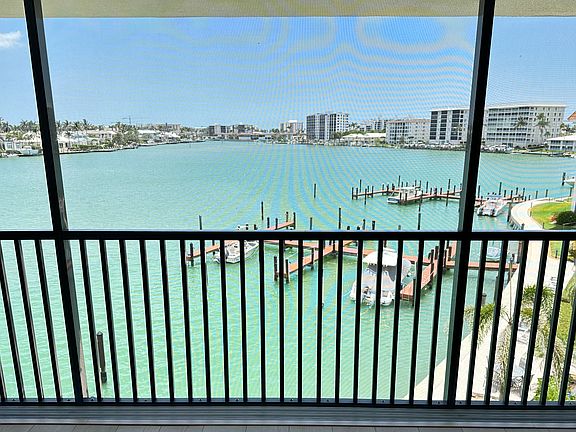 3rd image of 222 Harbour Dr APT 400