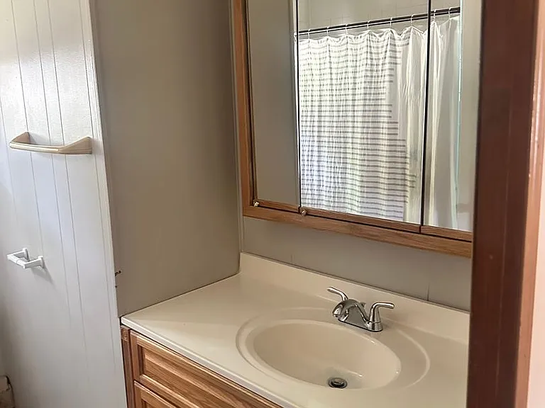 226 Roxbury Rd — Photo 11