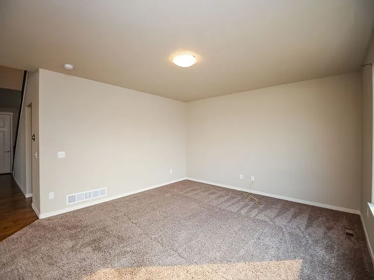 6987 Sumner St — Photo 18