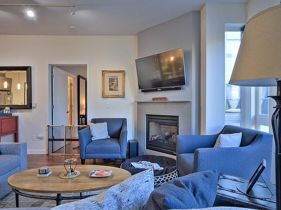 5th image of 238 Olive St APT 402