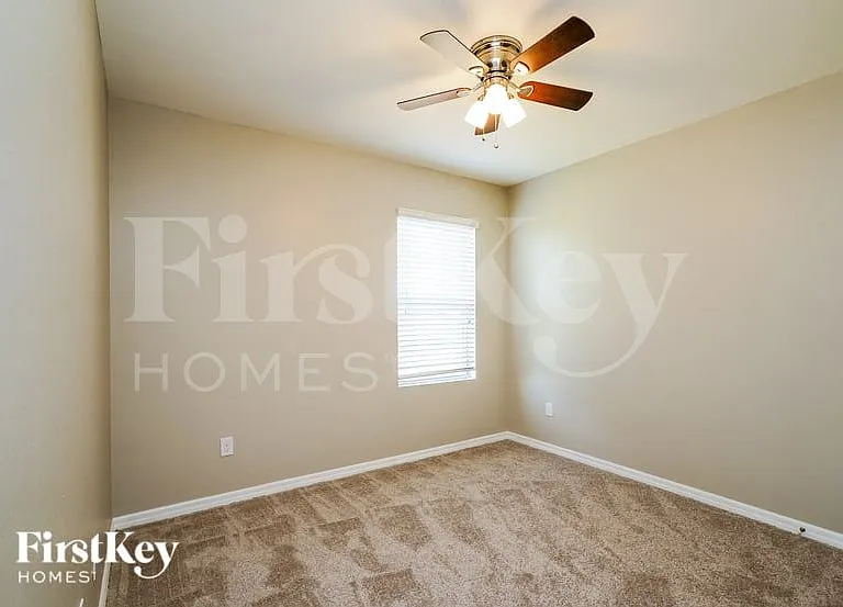 1402 NW Juanita Pl — Photo 11