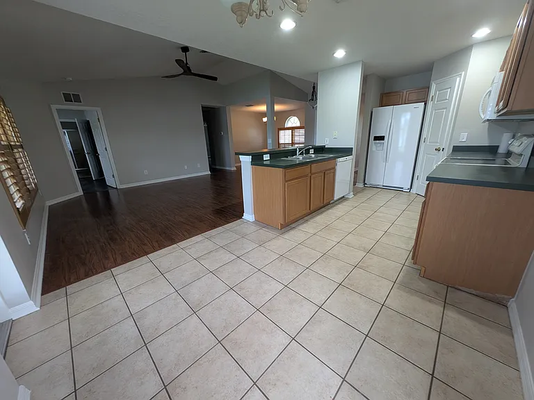 4223 Donnington Dr — Photo 6
