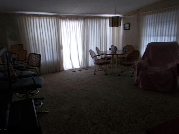 5th image of 951 Periwinkle Cir
