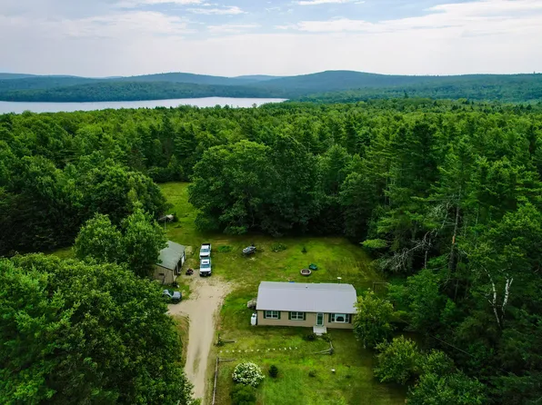 607 W Old Main Road, Lowell, ME 04493