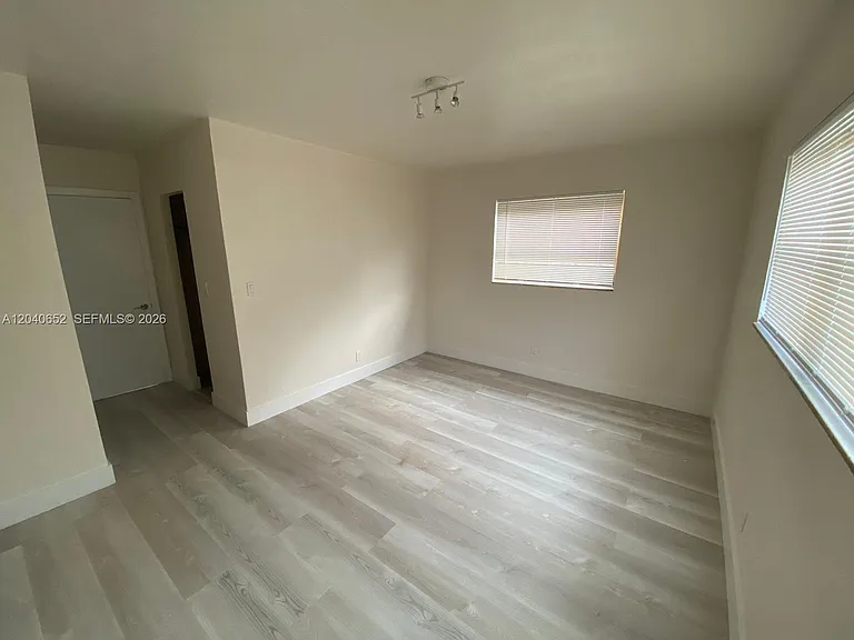 1939 Jefferson St #102 — Photo 10