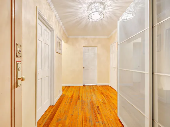 3025 Ocean Avenue image 1 of 5