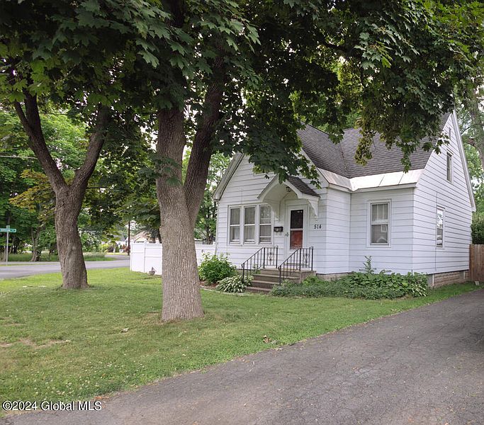 3rd image of 514 Charles Street