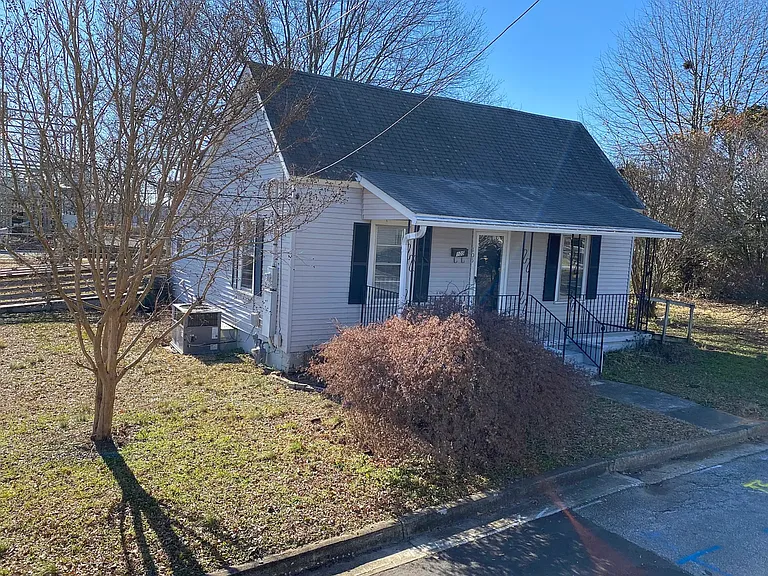 105 Lake Ave — Photo 10