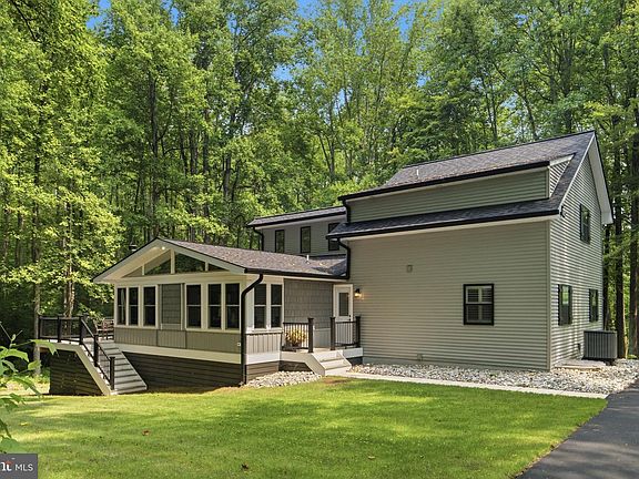 2nd image of 2450 Symphony Ln