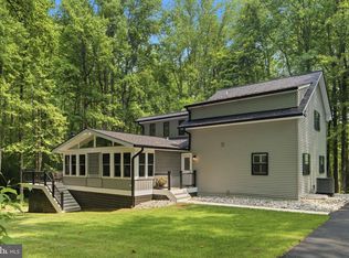 2450 Symphony Ln, Huntingtown, MD 20639