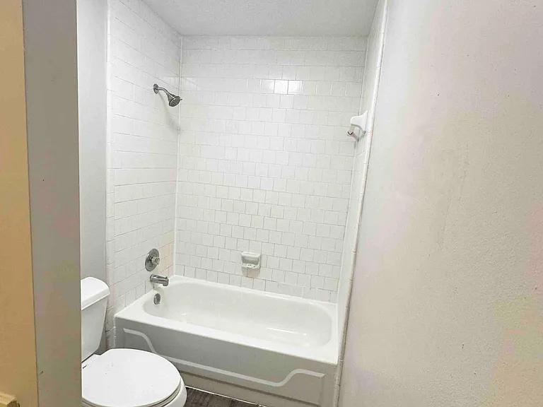 6119 Broadmeadow — Photo 11