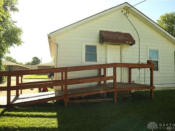 4th image of 1581 Wilbur Ave