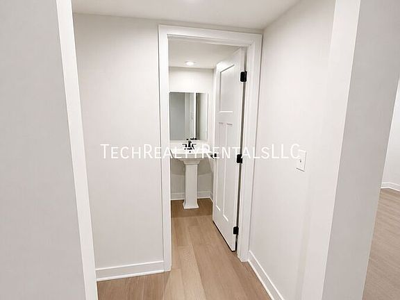 5th image of 9802 Oaklawn Blvd NW #1
