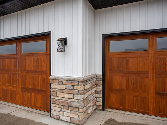3rd image of 3803 Viola Dr