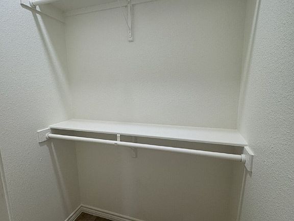 4th image of 1431 W Ash St Unit 101