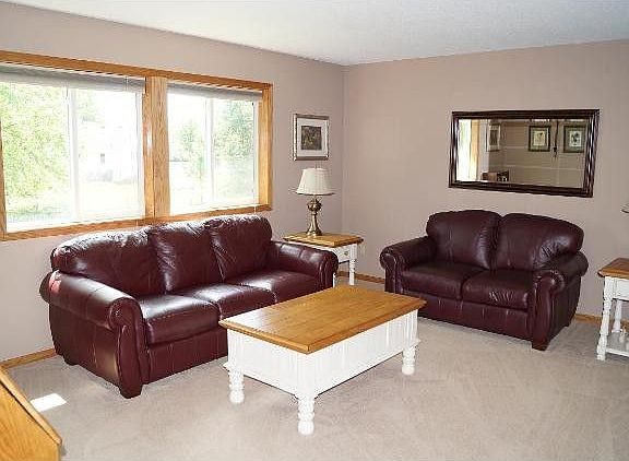 5th image of 454 Tiffany Dr