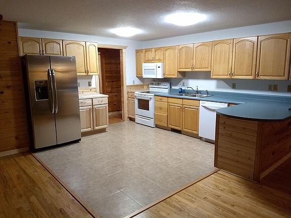 Kitchen with island