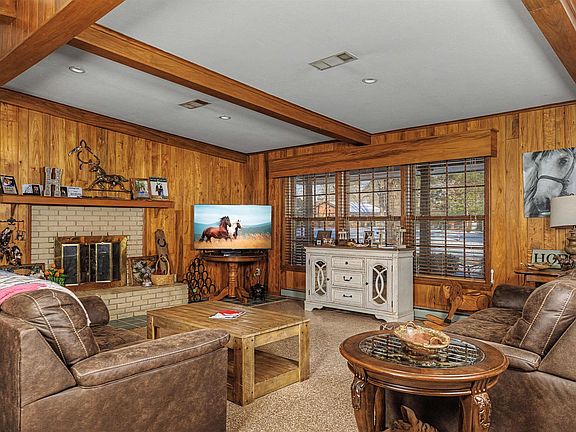 5th image of 4410 Town Country Ln