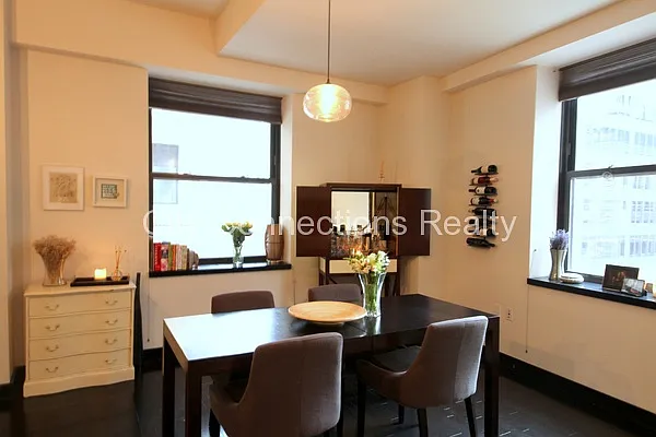 Rented by City Connections Realty | media 7