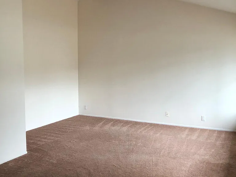 905 Park Rd — Photo 3
