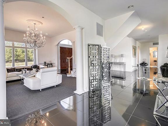 5th image of 10603 Avonlea Hills Ct