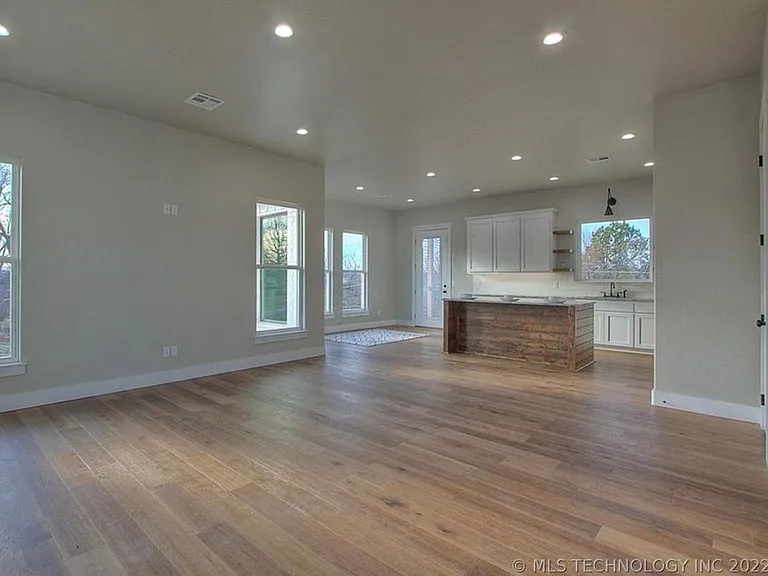 783 E Finley Ridge Dr — Photo 4