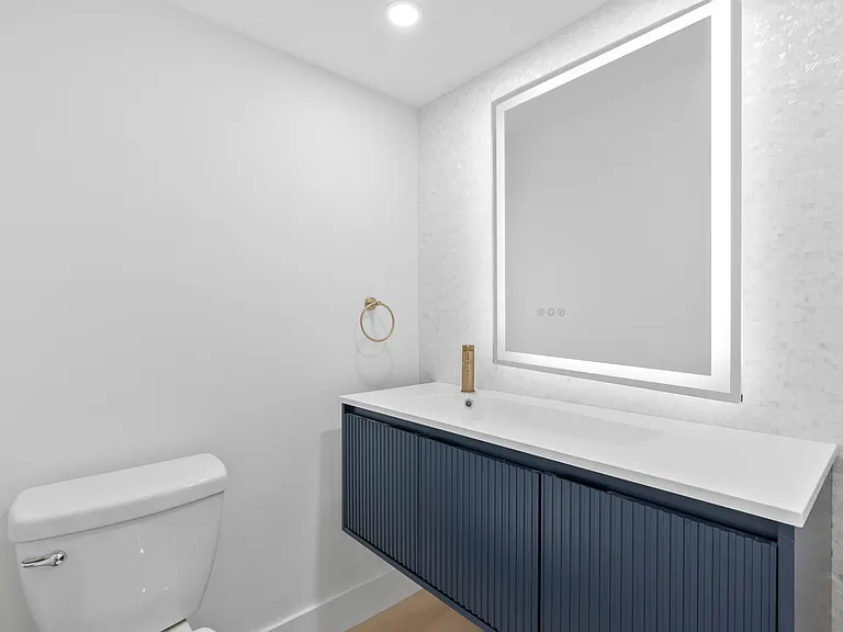 3234 W Trade Ave — Photo 7