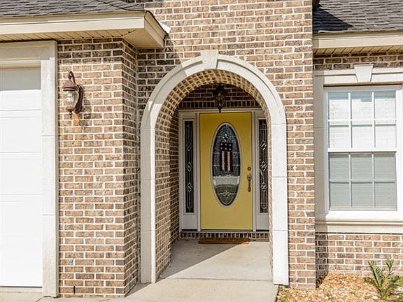 2nd image of 153 Savannah Forest Cir