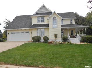 3132 Hartford Dr, Bettendorf, IA 52722