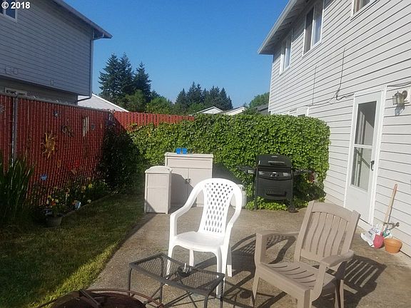 2nd image of 108 NE Coast Pine Ave