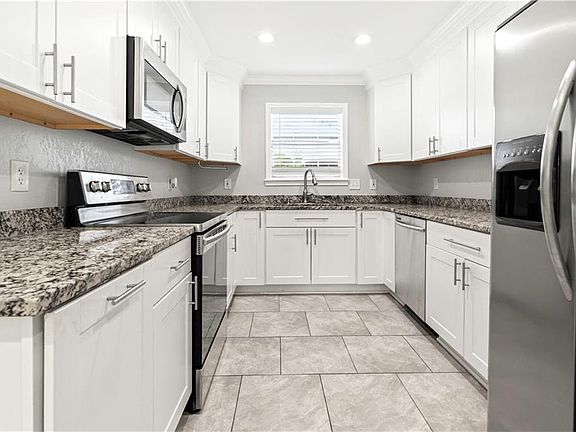2nd image of 7016 Hastings St