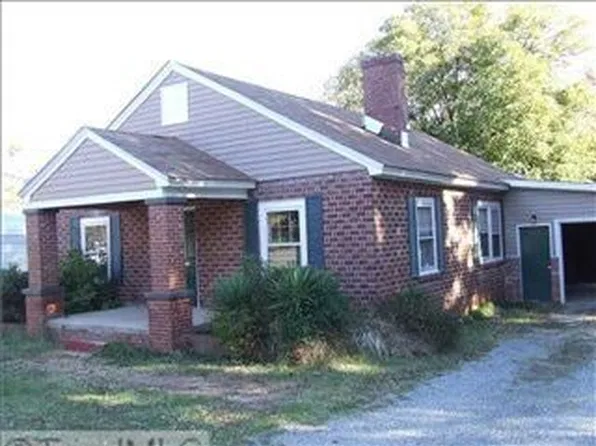 3311 Creek Ridge Rd, Greensboro, NC 27406