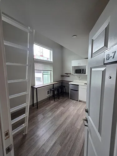 Floor plan B7