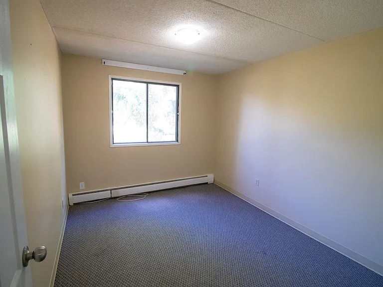 175 Columbia Blvd W — Photo 11