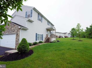 2458 Greenview Cmns, Quakertown, PA 18951