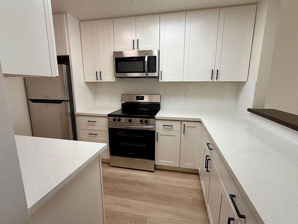 1st image of 2521-2525 Judah St #203