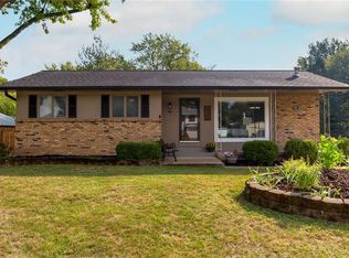 4525 72nd St, Urbandale, IA 50322
