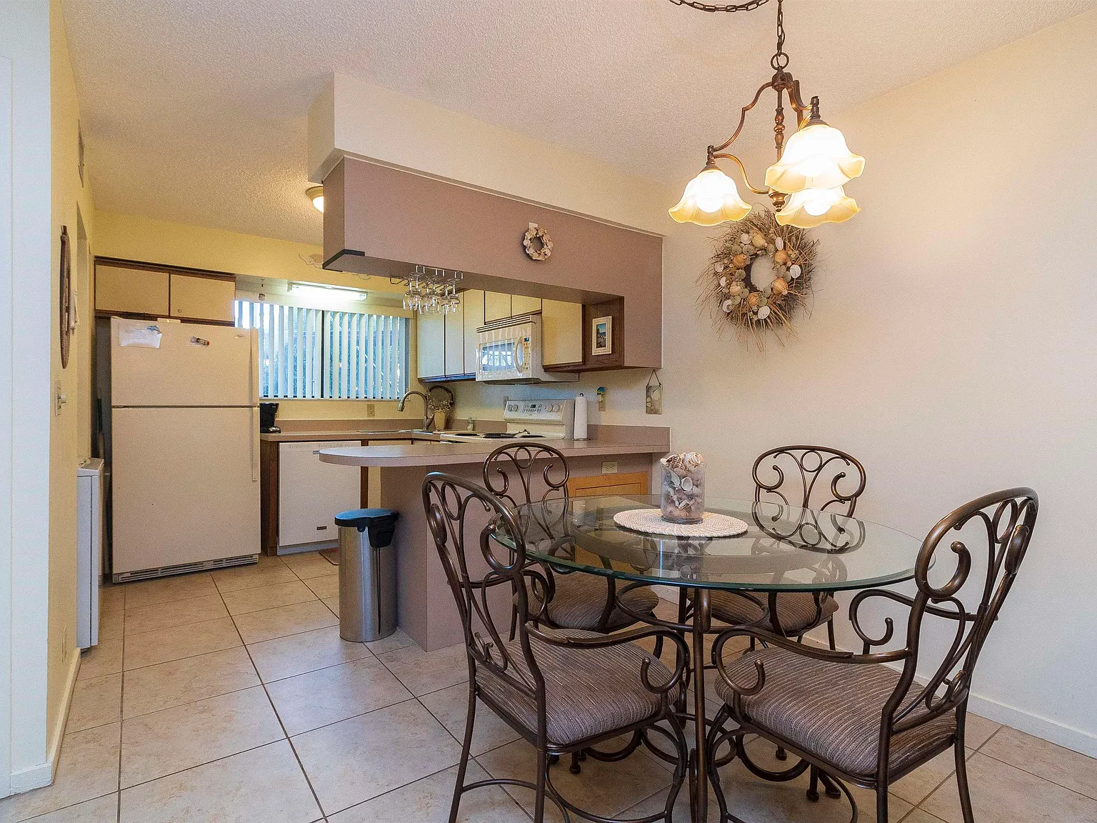 2 bed, 973 sqft, $1,900 — Photo 3