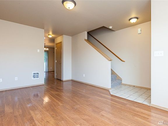 4th image of 1112 109th St E Unit 1