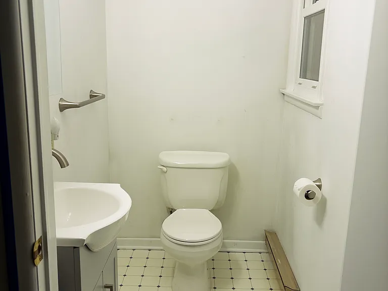 1350 Spring Valley Rd — Photo 12