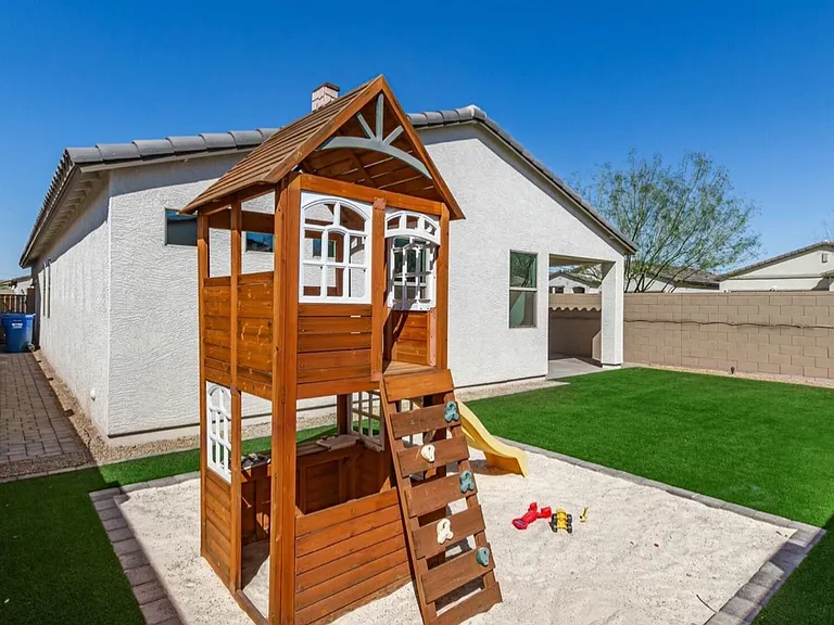 5721 W Getty Dr — Photo 10
