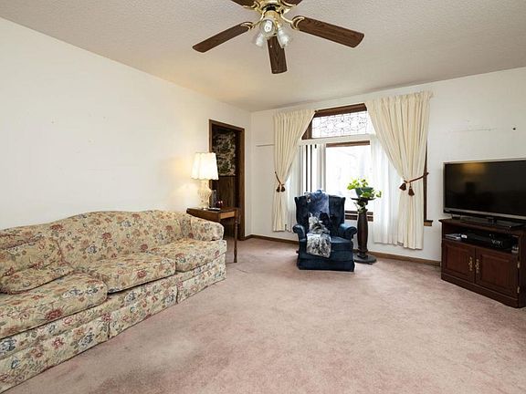 5th image of 581 Blair Ave