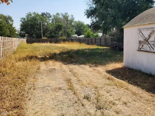 2604 N 8th St, Garden City, KS 67846