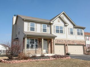 256 W Olmsted Ln, Round Lake, IL 60073