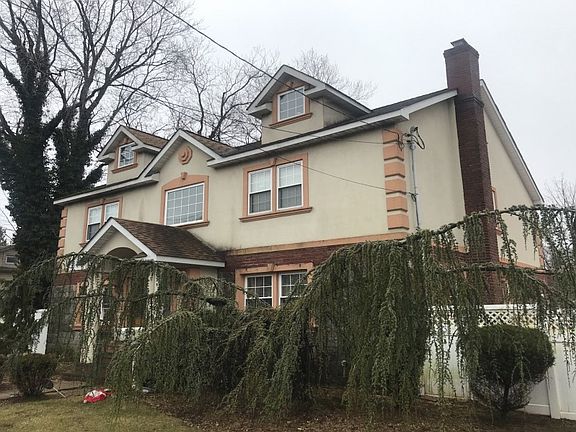2nd image of 570 Woodland Dr