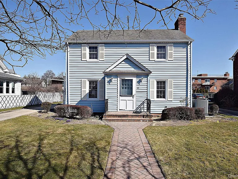 27 N Lewis Pl — Photo 1