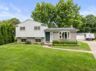 4881 Ocean Ct, Sterling Heights, MI 48310