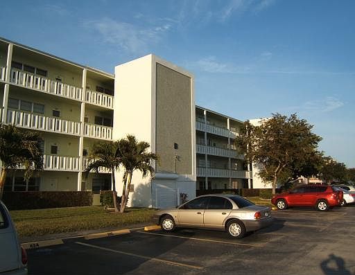 1st image of 228 Southampton B